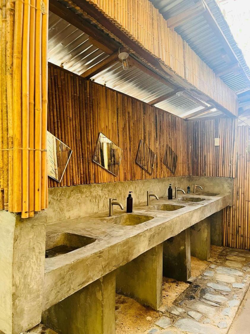 Oia Beach Hostel - El Nido Exteriör bild