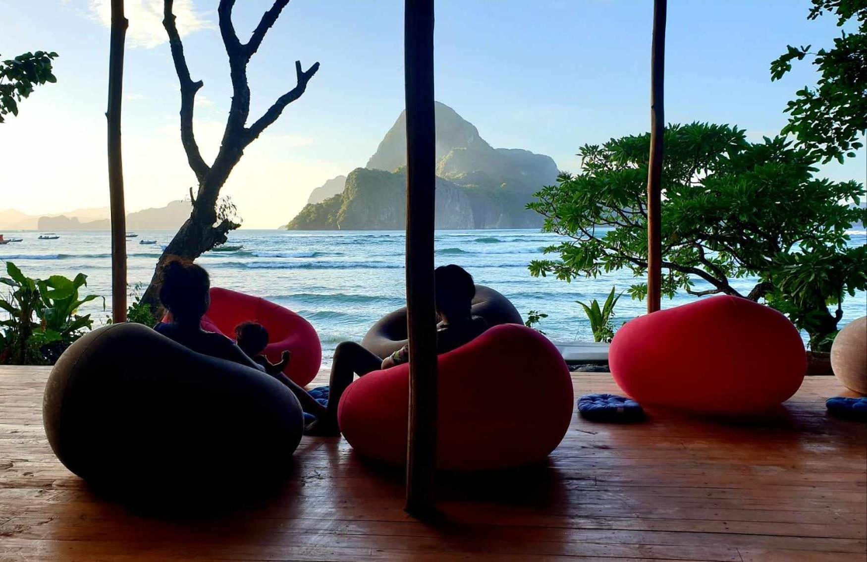 Oia Beach Hostel - El Nido Exteriör bild